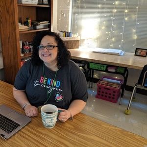 Meet your Posher, Dina